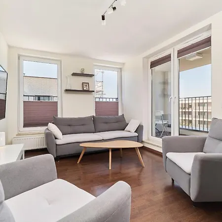 Architektow Avenue Arena Free Parking By Renters *