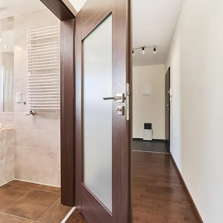 Architektow Avenue Arena Free Parking By Renters Apartment